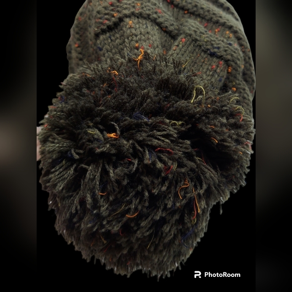 C.C Exclusives Olive Green Oversized Cable Knit Confetti Pom Pom Hat Women's - Picture 5 of 9
